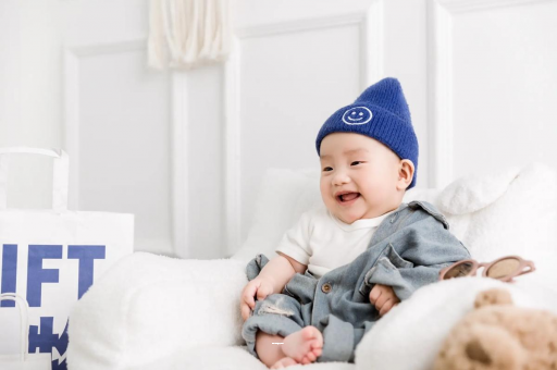 舟山宝宝躺着吃奶有影响吗